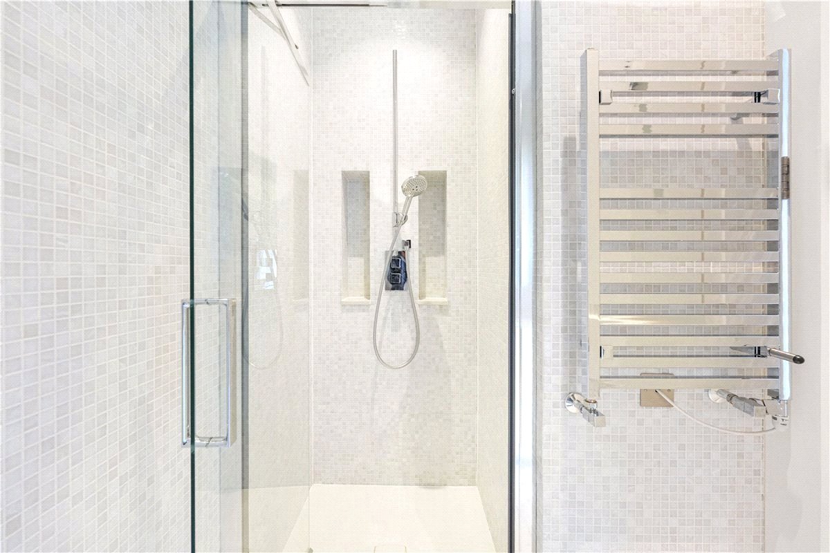 4 bedroom Flat, Wynnstay Gardens, Allen Street, W8 - Available, Image 10