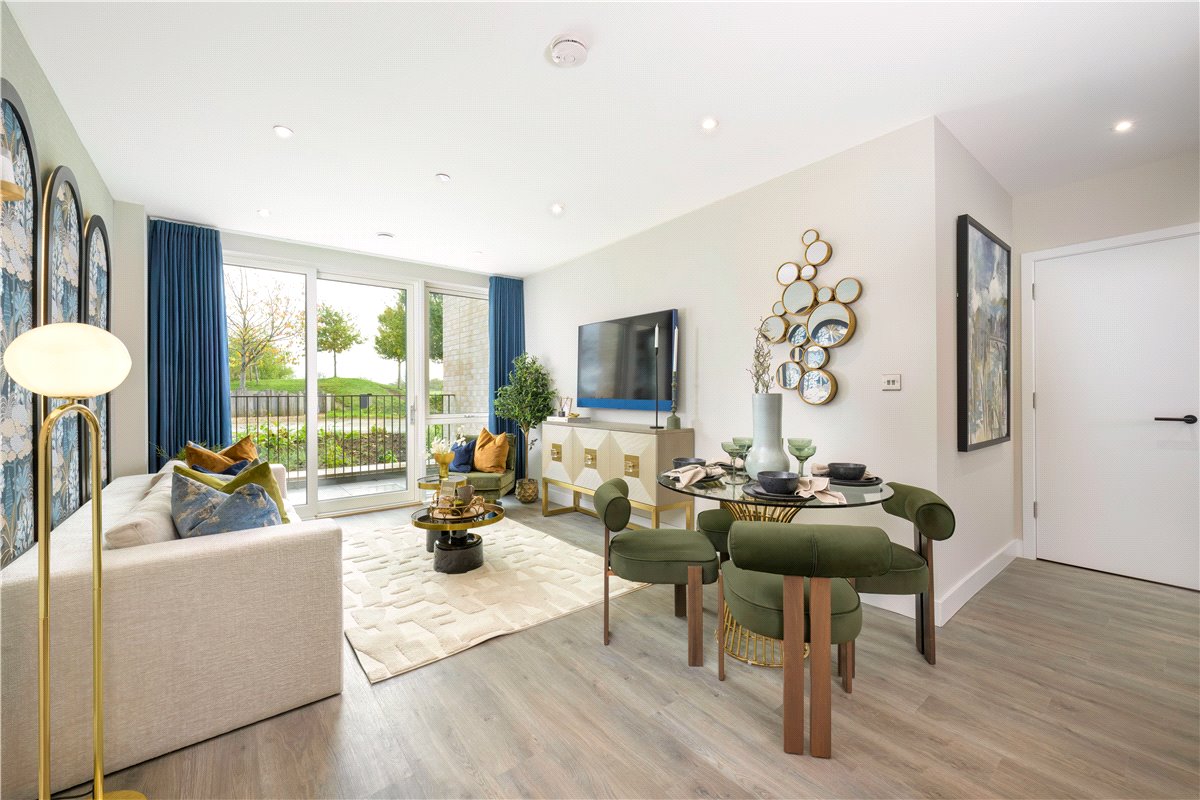 2 bedroom Flat, Eddington Avenue, Cambridge, CB3 - Available