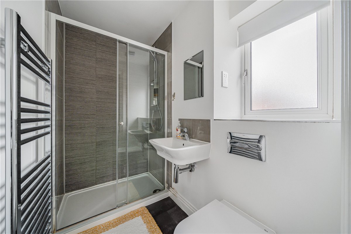 3 bedroom House, Fearnley Close, Glebe Farm, MK17 - , Image 10