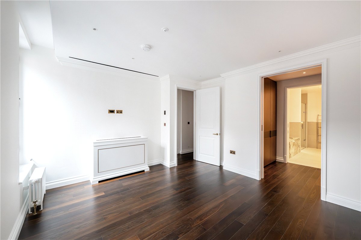 3 bedroom House, Charles Street, London, W1J - Available, Image 11