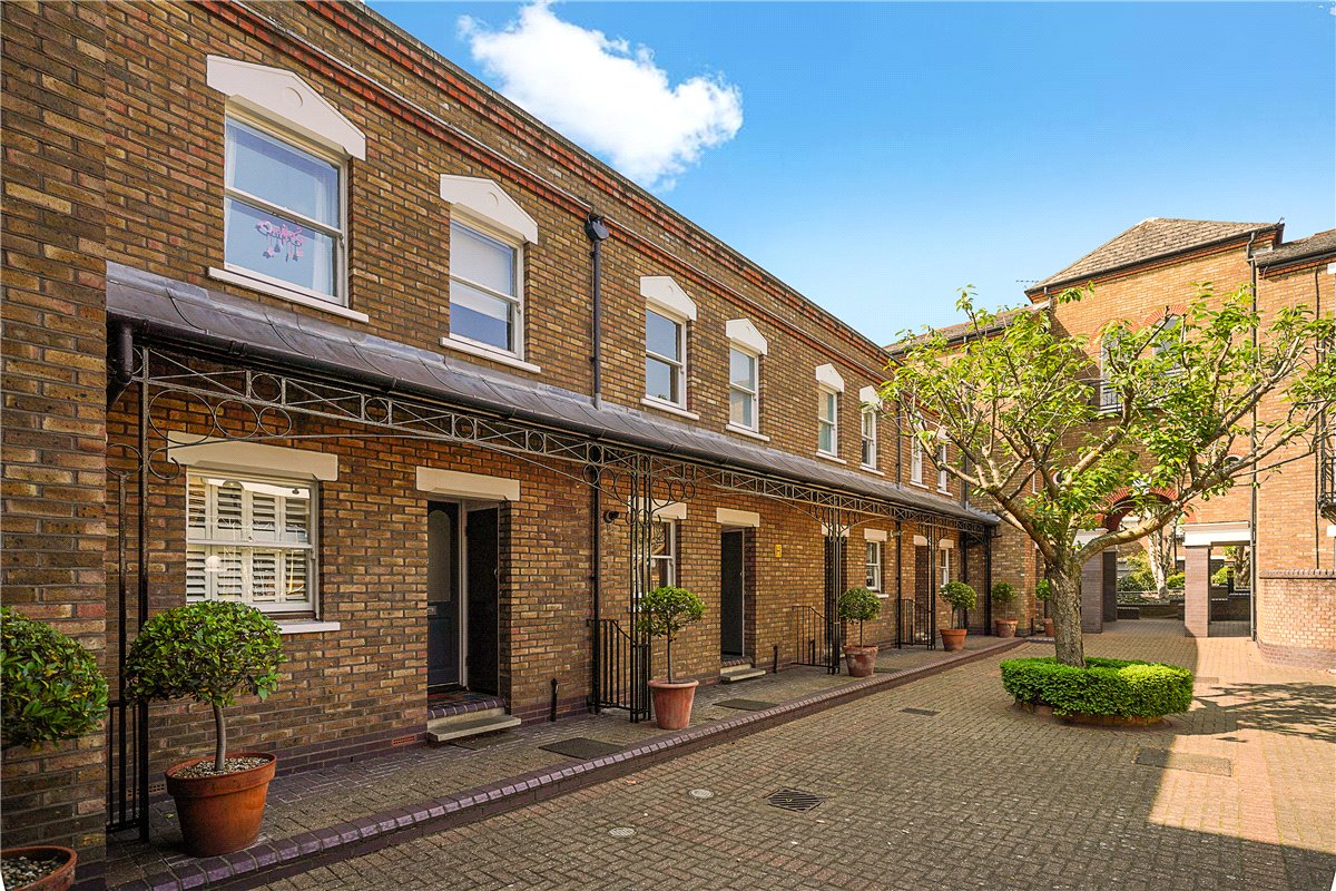 2 bedroom House, Marryat Square, Wyfold Road, SW6 - Sold