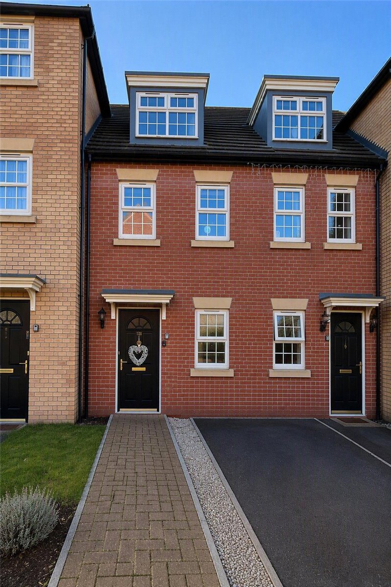 3 bedroom House, Comelybank Drive, Mexborough, S64 - Let Agreed