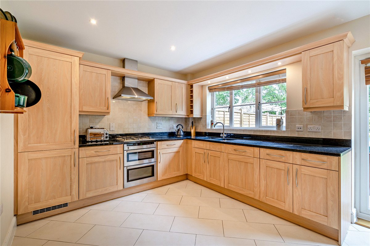 4 bedroom House, Hermitage Green, Hermitage, RG18 - Available, Image 5