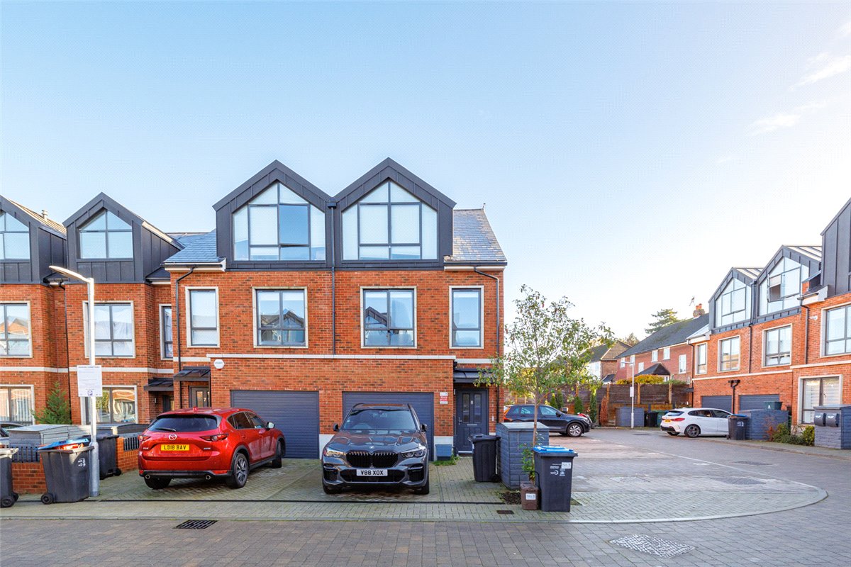 3 bedroom House, Harlow Gardens, Kingston upon Thames, KT1 - , Image 8