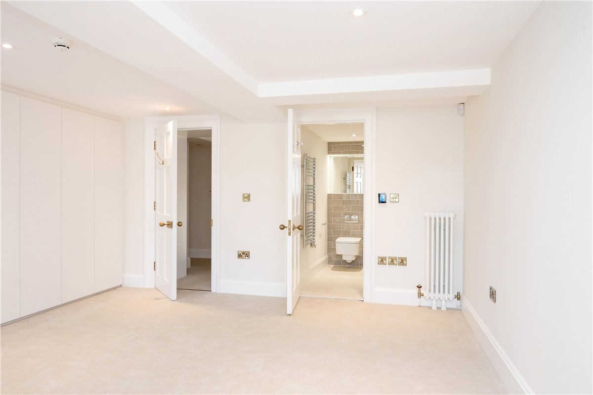 3 bedroom Flat, Ledston Hall, Back Newton Lane, WF10 - , Image 13