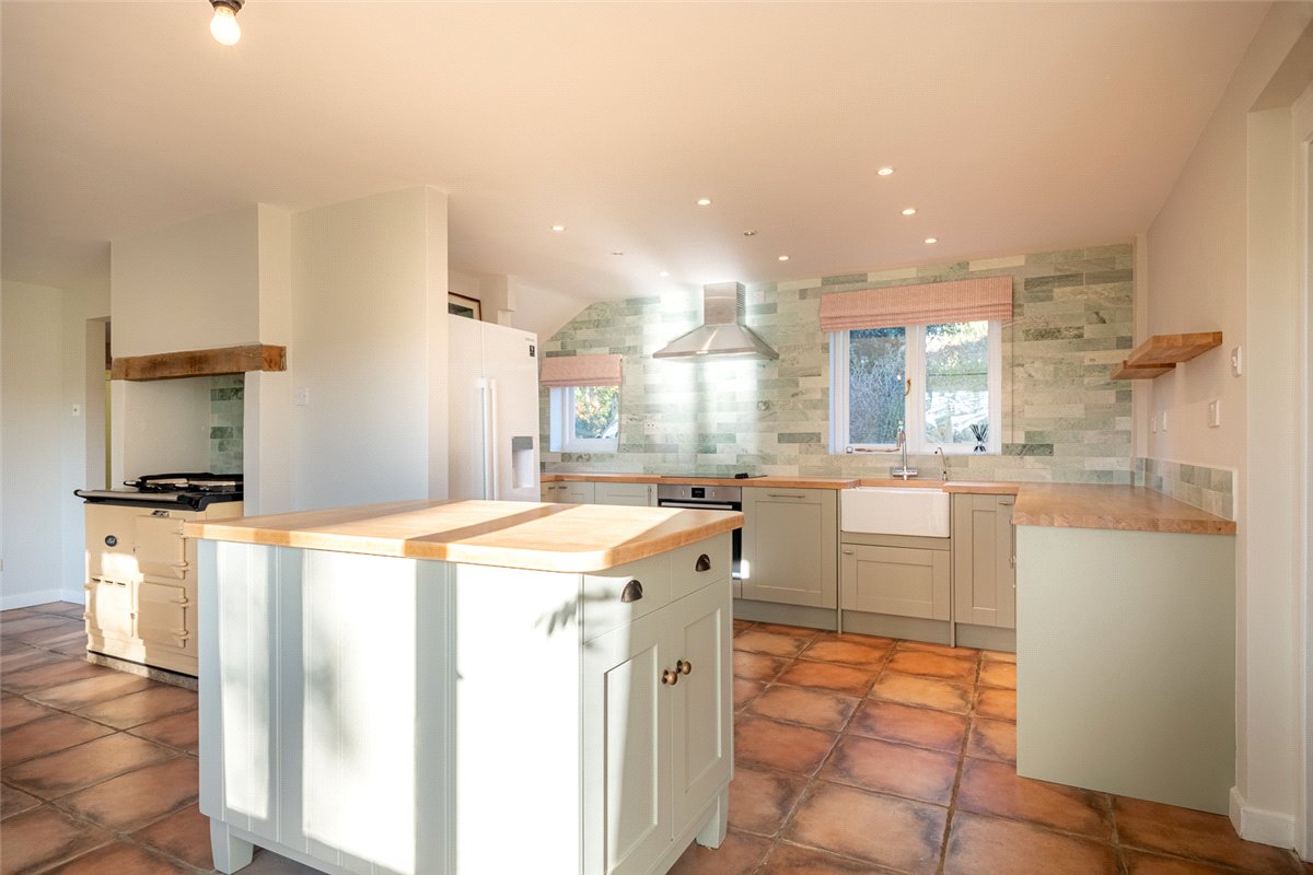 5 bedroom House, Weavers Lane, Inkpen, RG17 - , Image 1