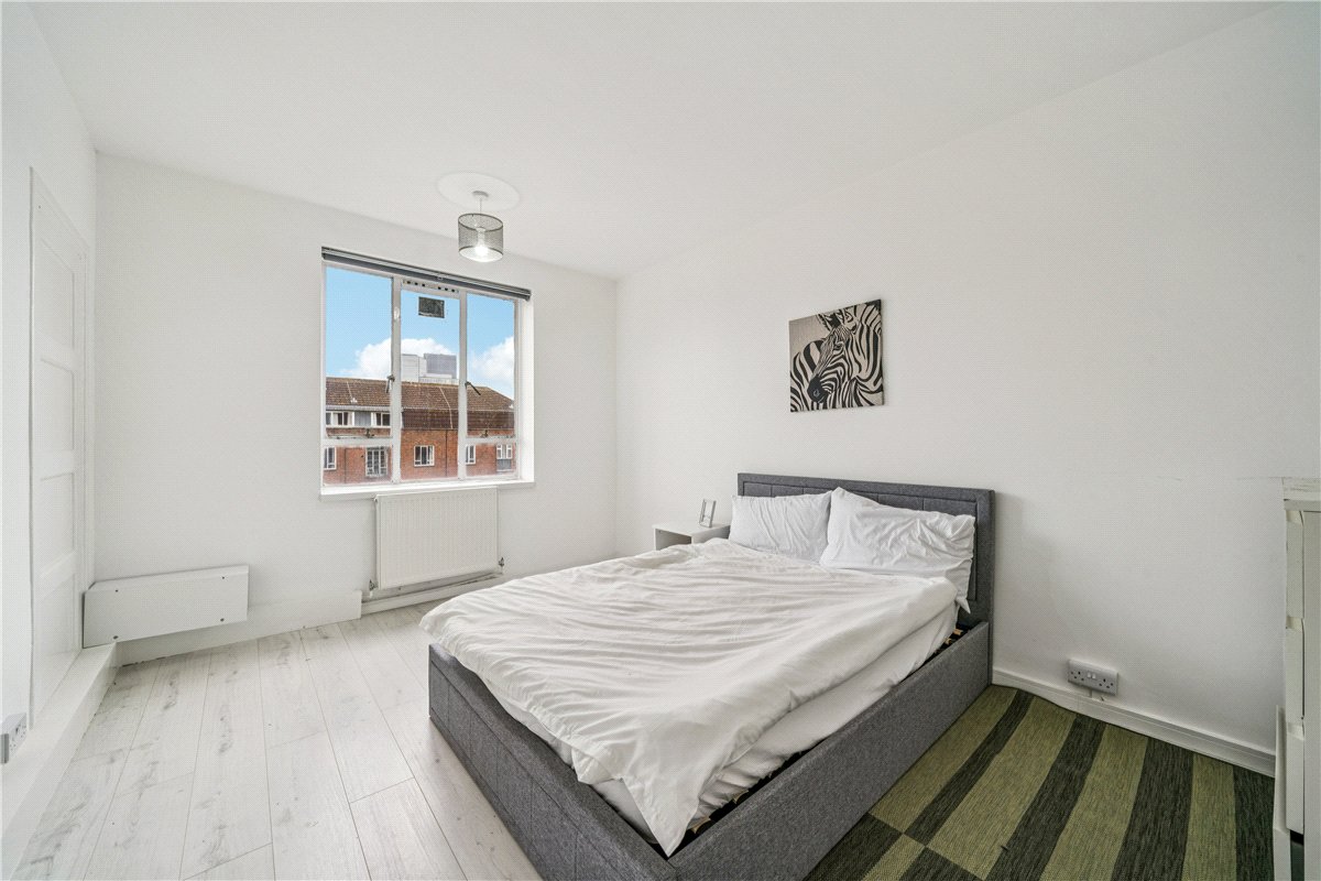 3 bedroom Flat, Iron Mill Road, London, SW18 - Available, Image 4