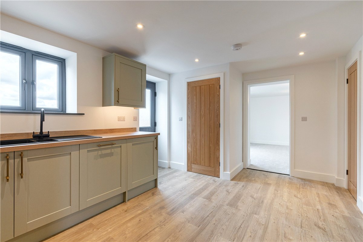 4 bedroom Cottage, Sycamore Barn, Camela Lane, Camblesforth, YO8 - Available, Image 3