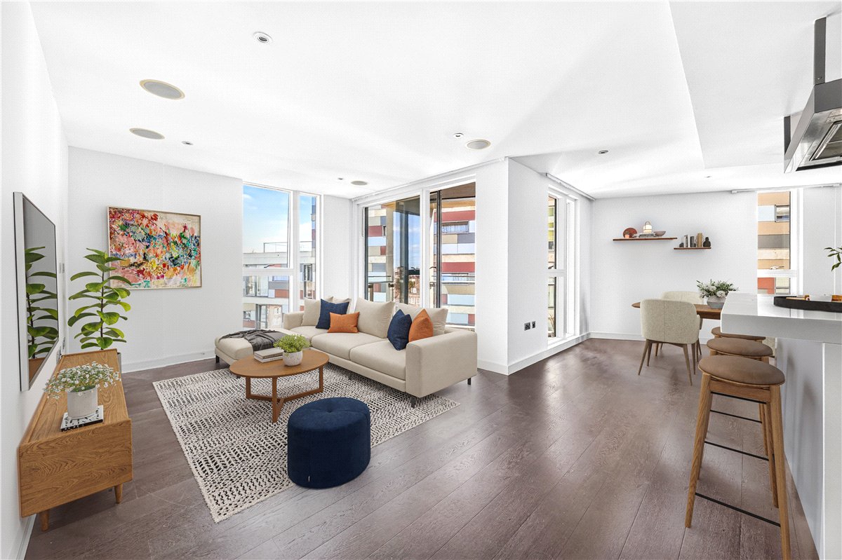 3 bedroom Flat, Gatiff Road, Pimlico, SW1W - Available