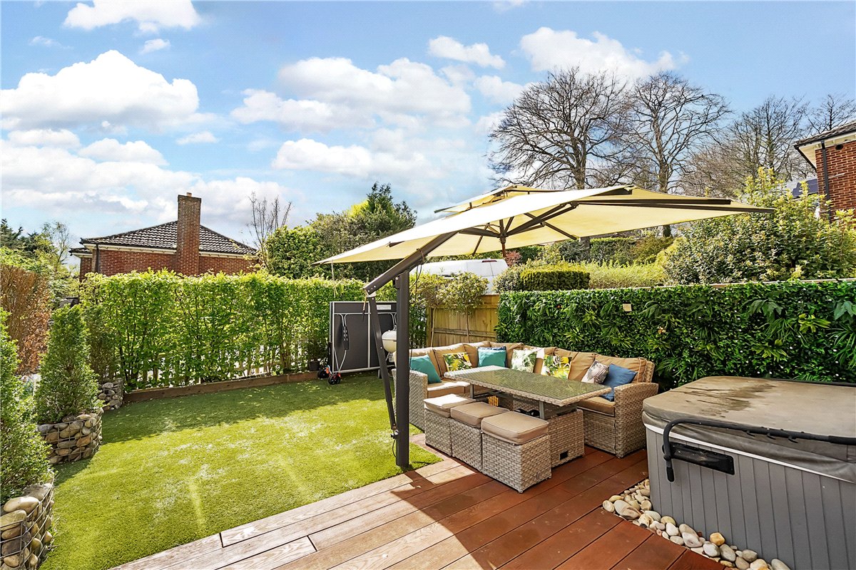 2 bedroom Flat, Dawn Gardens, Winchester, SO22 - Available, Image 1