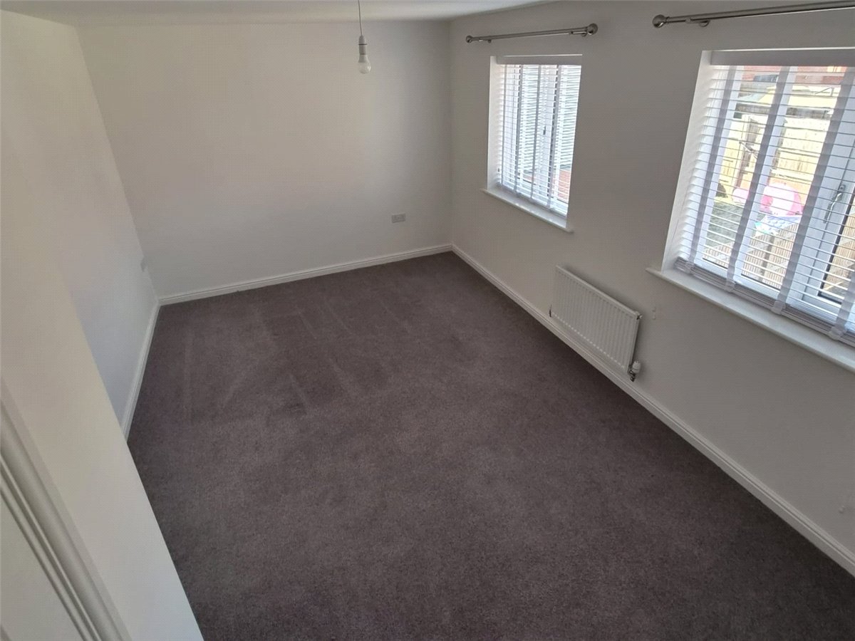 3 bedroom House, Stonyfield Road, Whiteley, PO15 - Available, Image 6