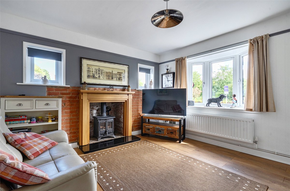3 bedroom House, Main Road, Cherhill, SN11 - Available, Image 2