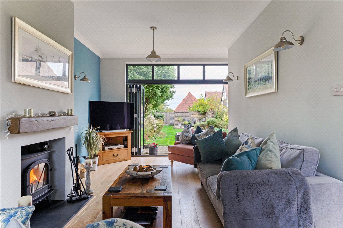 4 bedroom House, Russley Park, Baydon, SN8 - Available, Image 2