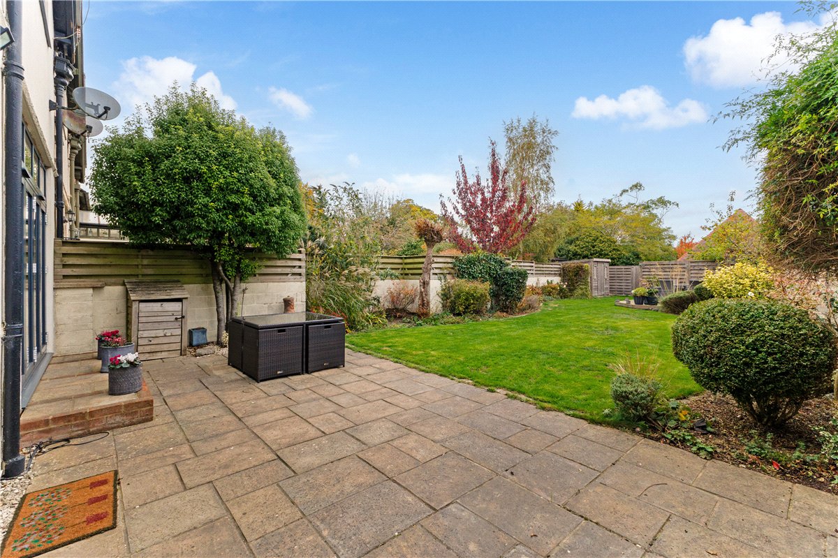 4 bedroom House, Russley Park, Baydon, SN8 - Available, Image 2