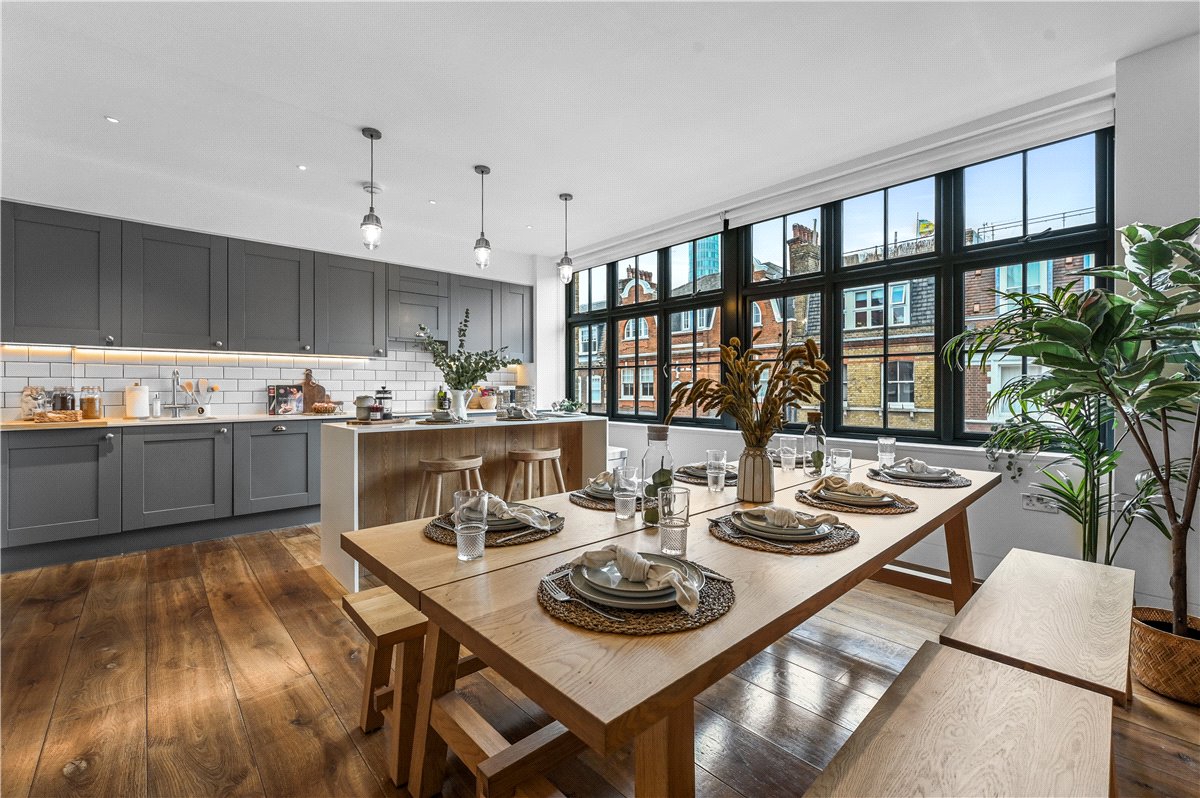 2 bedroom Flat, Great Titchfield Street, London, W1W - 