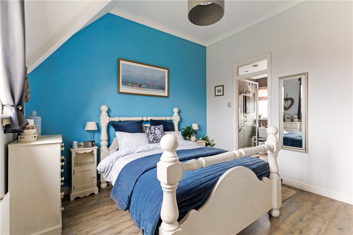 4 bedroom House, Russley Park, Baydon, SN8 - Available, Image 11