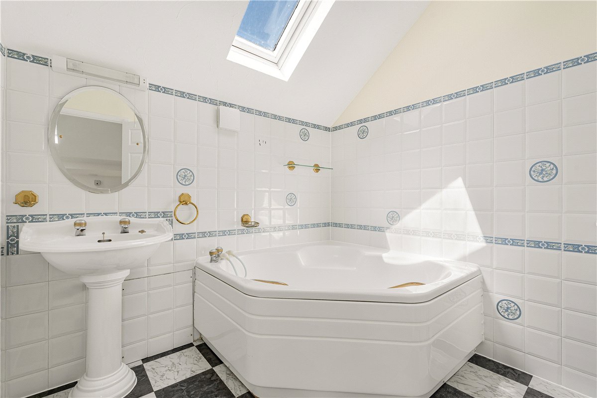 5 bedroom House, Nash Lee Lane, Wendover, HP22 - Let Agreed, Image 12