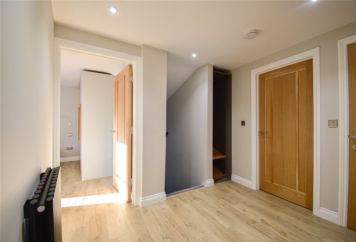 2 bedroom Flat, High Street, Cottenham, CB24 - Available, Image 12