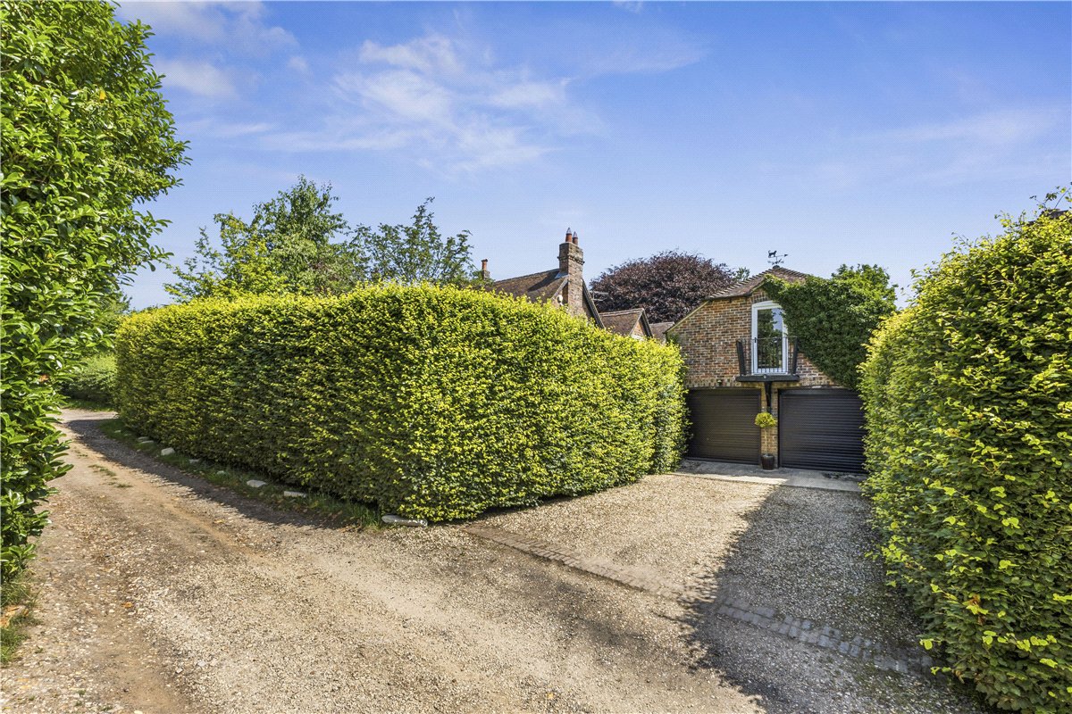 5 bedroom House, Leaze Road, Marlborough, SN8 - Available, Image 21