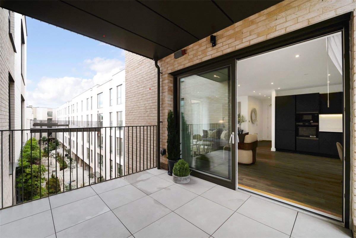 1 bedroom Flat, Eddington Avenue, Cambridge, CB3 - Available, Image 3