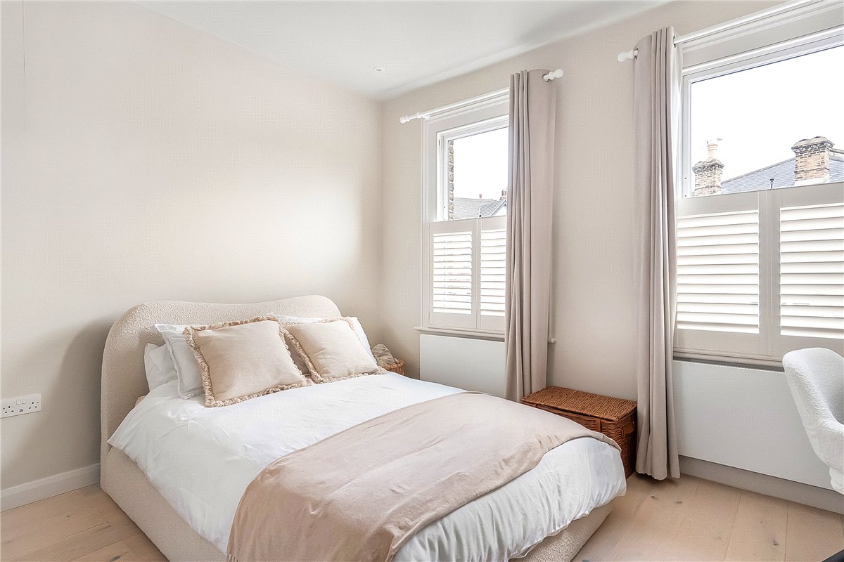 2 bedroom House, Nottingham Road, London, SW17 - Available, Image 11