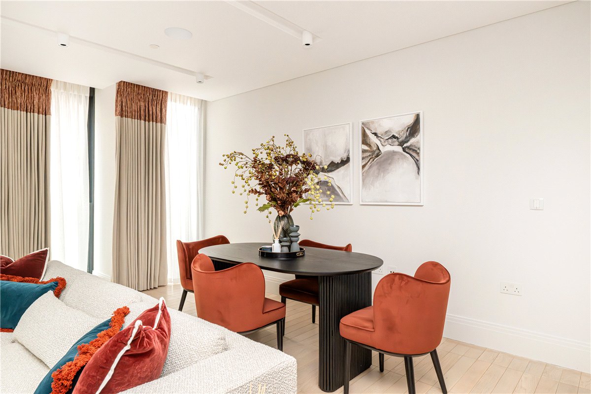 2 bedroom Flat, Cork Street, Mayfair, W1S - Available, Image 7