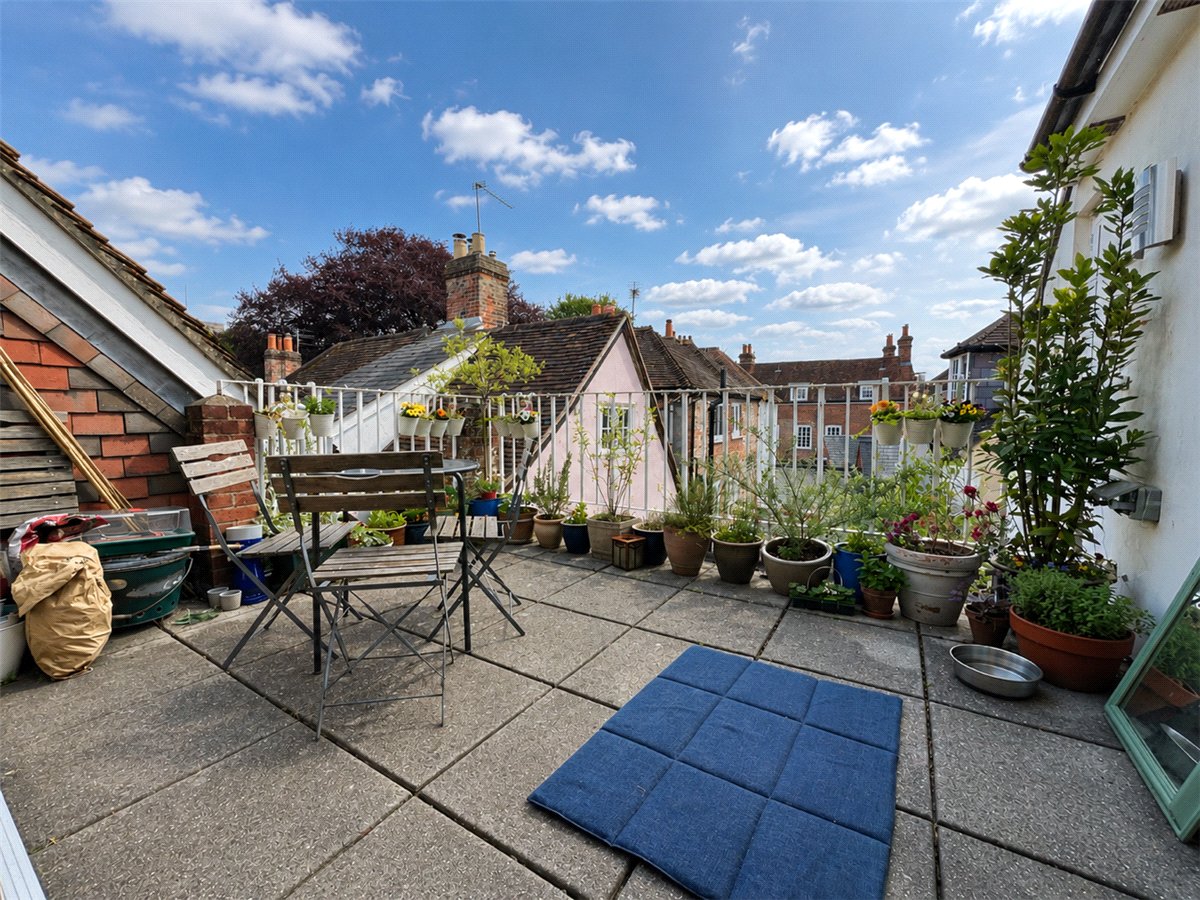 3 bedroom Flat, Little Minster Street, Winchester, SO23 - , Image 9