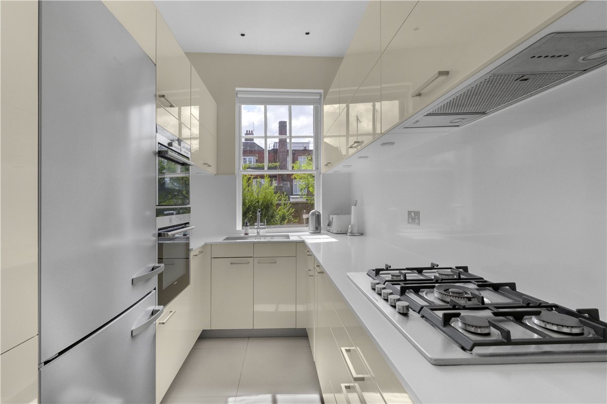4 bedroom Flat, Wynnstay Gardens, Kensington, W8 - Available, Image 12
