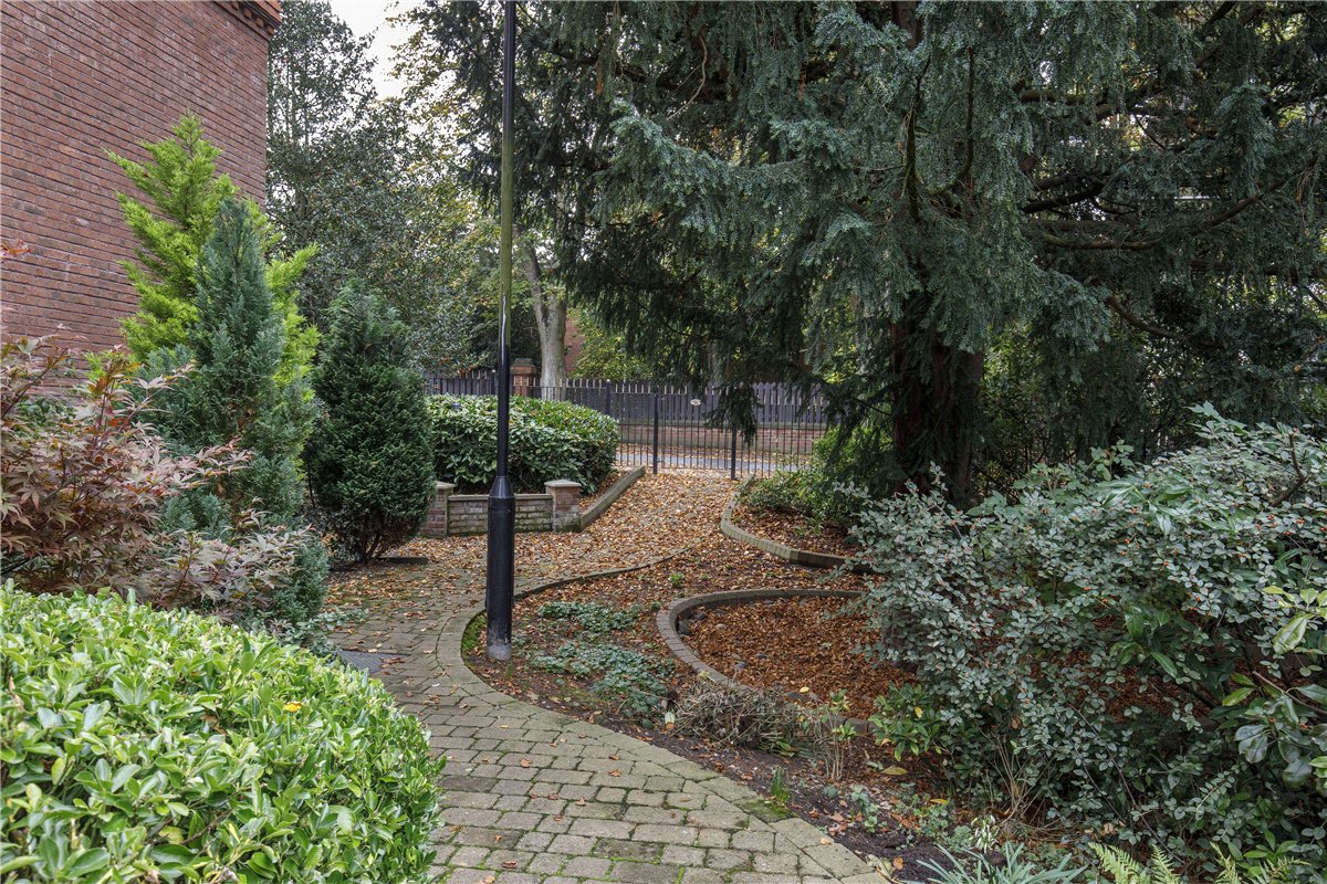 3 bedroom Flat, The Avenue, York, YO30 - Let Agreed, Image 2