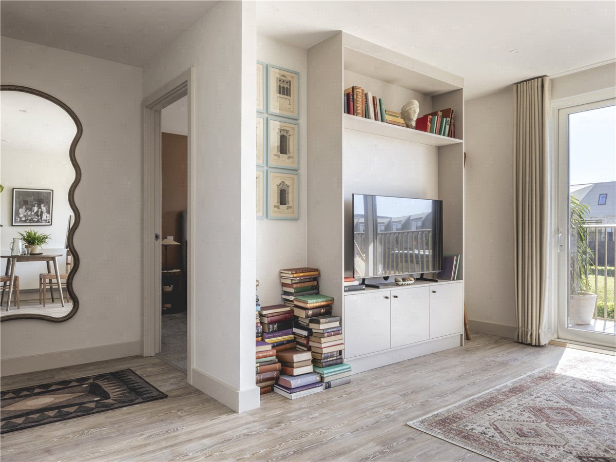 1 bedroom Flat, Dobb Way, Cambridge, CB3 - Available, Image 2