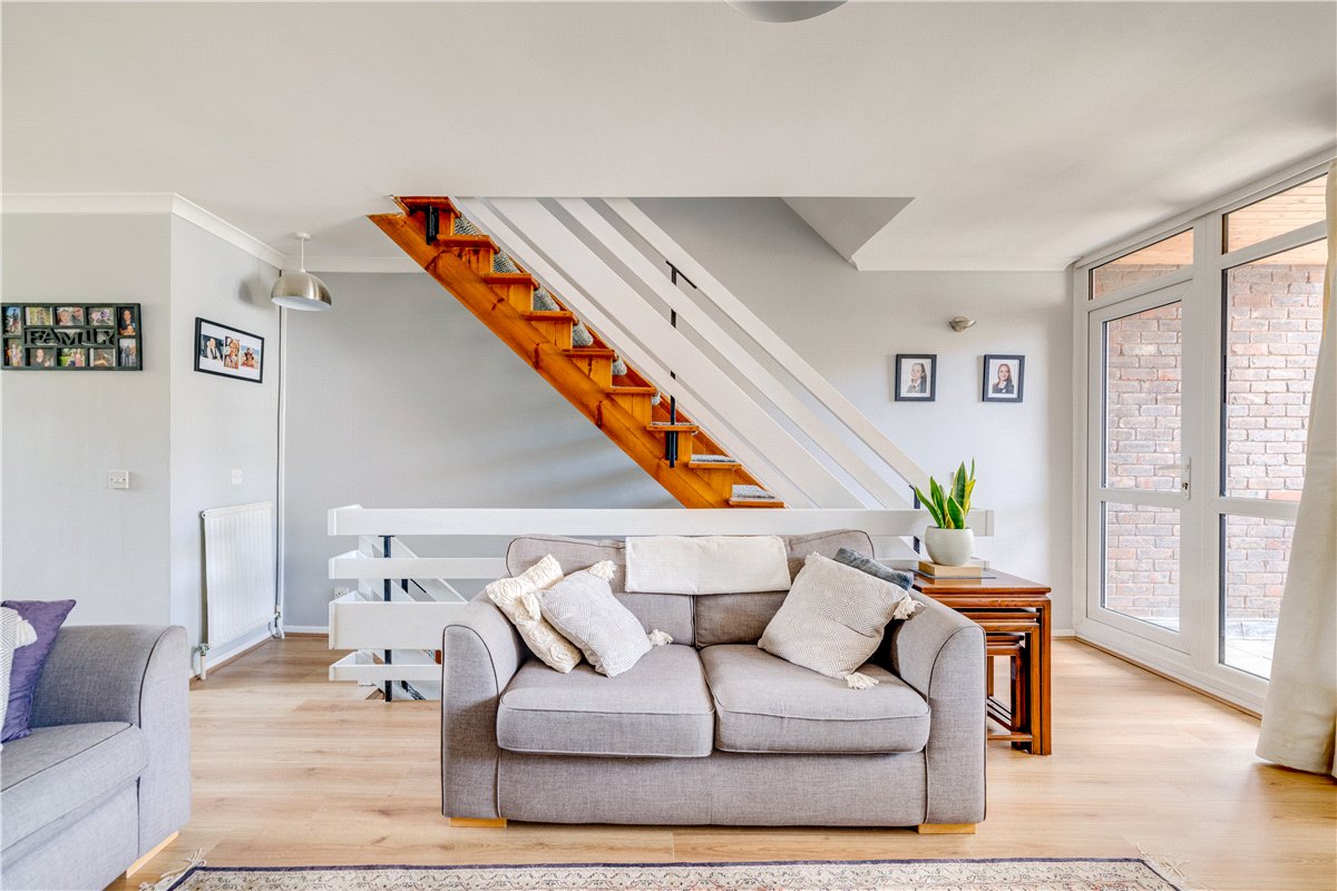 3 bedroom House, King Charles Walk, London, SW19 - Available, Image 1