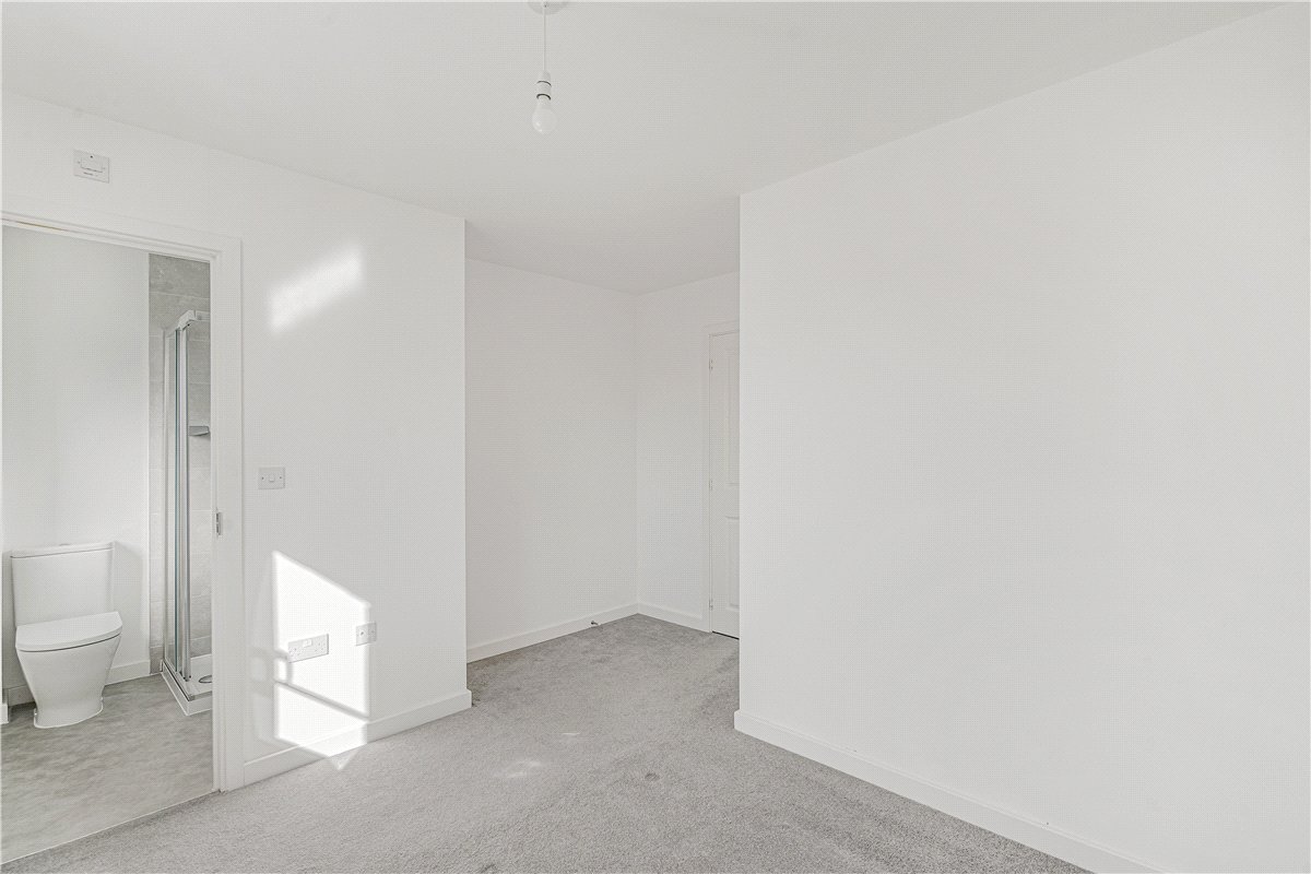 3 bedroom House, Sparrowhawk Crescent, Wootton, NN4 - Let Agreed, Image 6