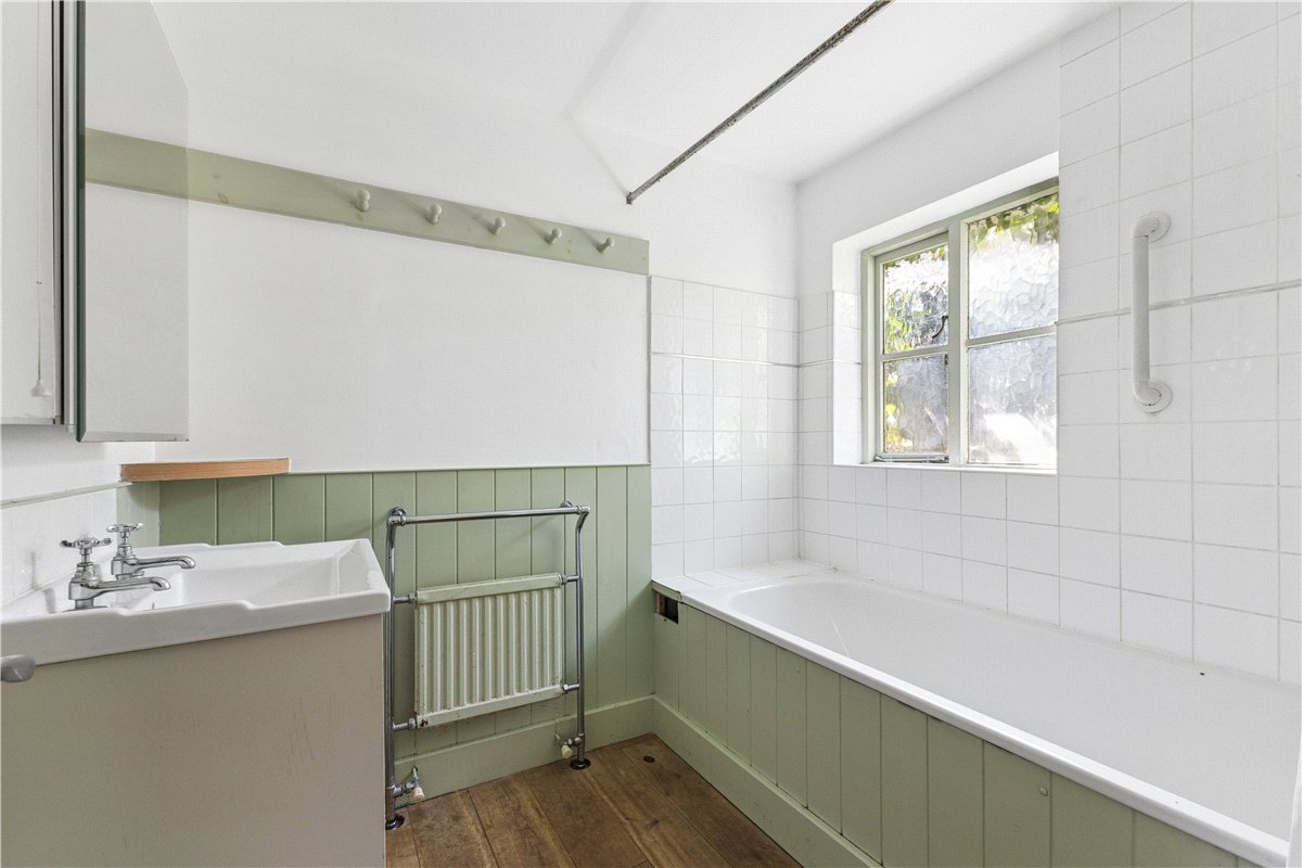 3 bedroom House, West Street, Aldbourne, SN8 - Sold STC, Image 11