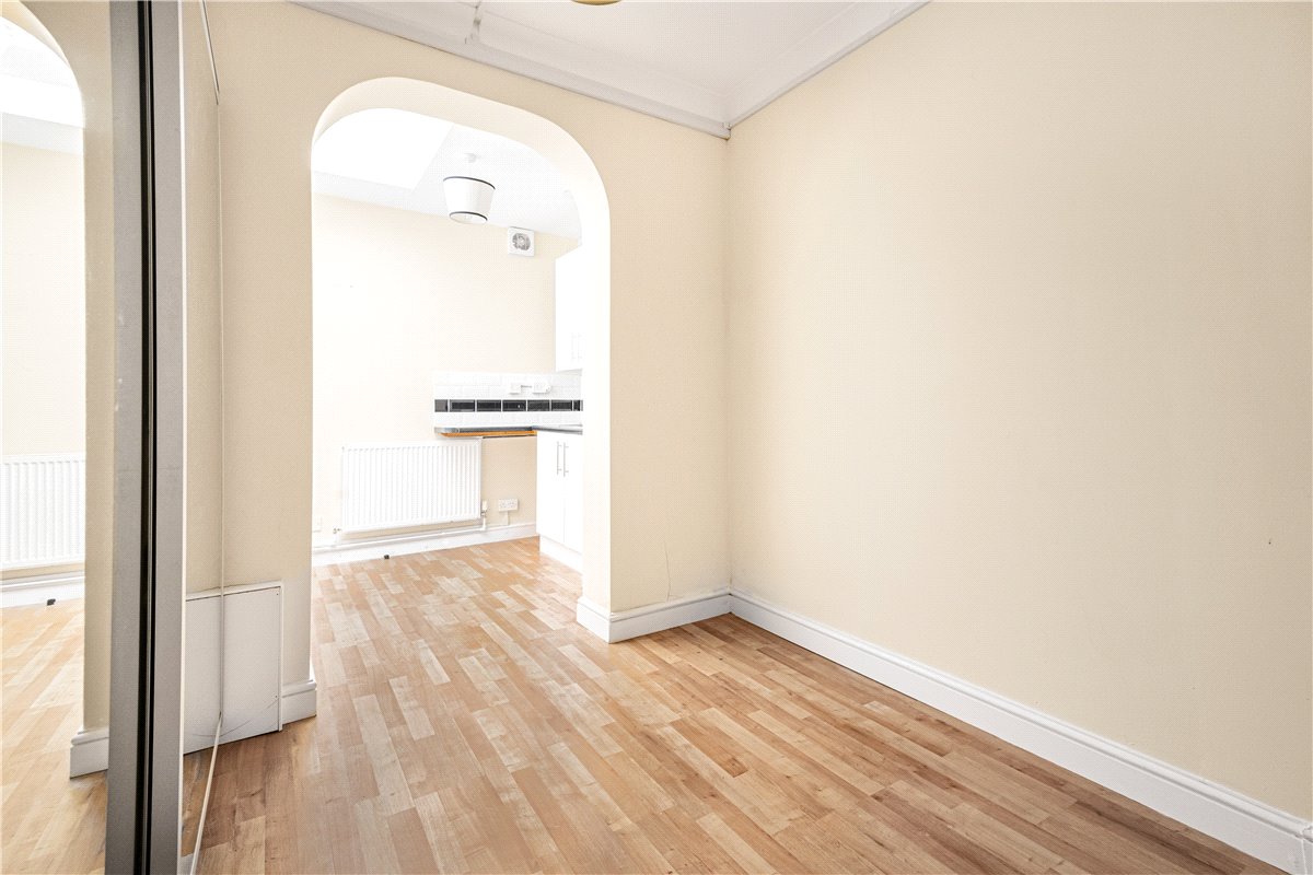 3 bedroom Bungalow, Islip Gardens, Northolt, UB5 - Sold, Image 13