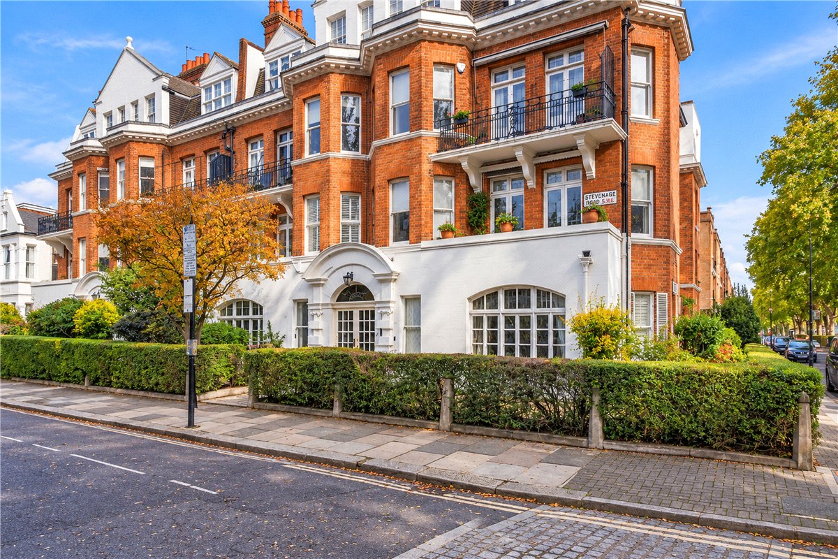 3 bedroom Flat, Bishops Mansions, Stevenage Road, SW6 - Available, Image 19