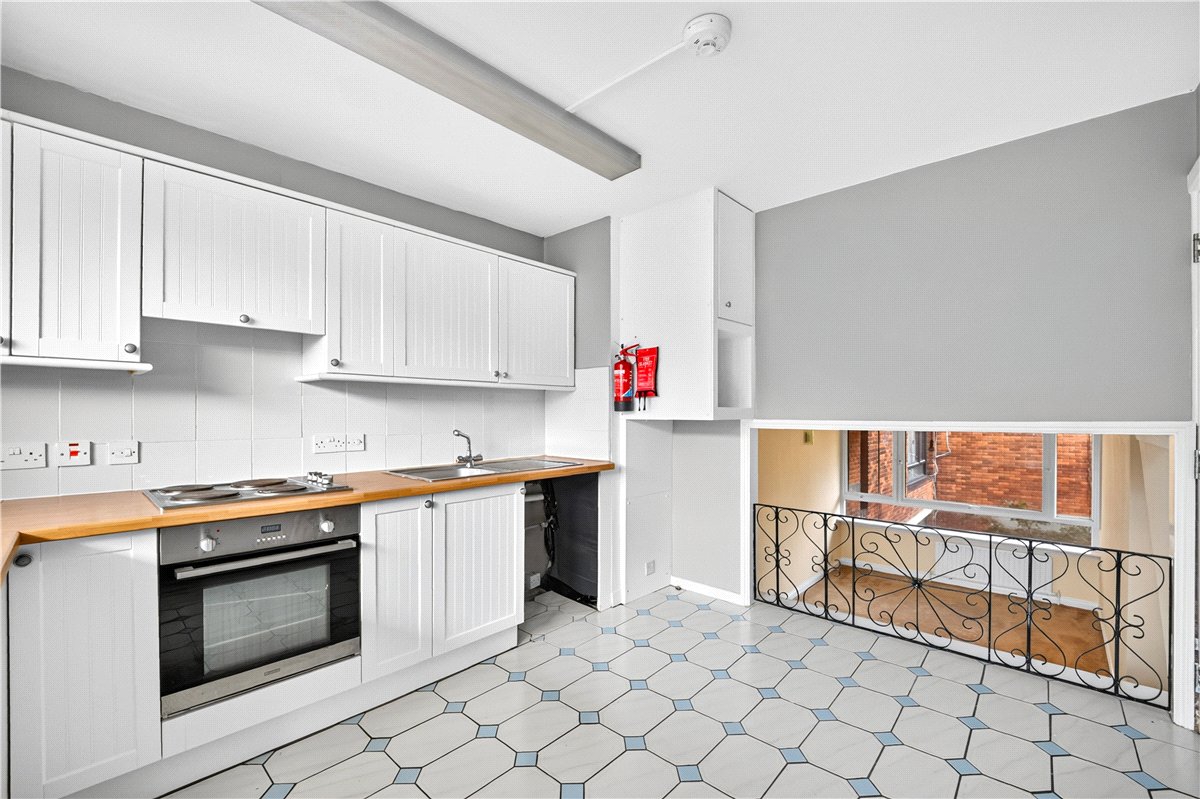 3 bedroom Maisonette, Tachbrook Street, Pimlico, SW1V - Available, Image 2