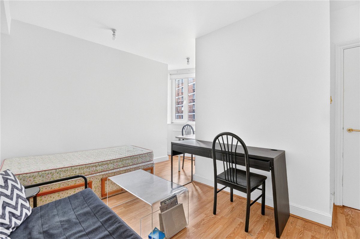 1 bedroom Flat, Chelsea Cloisters, Sloane Avenue, SW3 - Available
