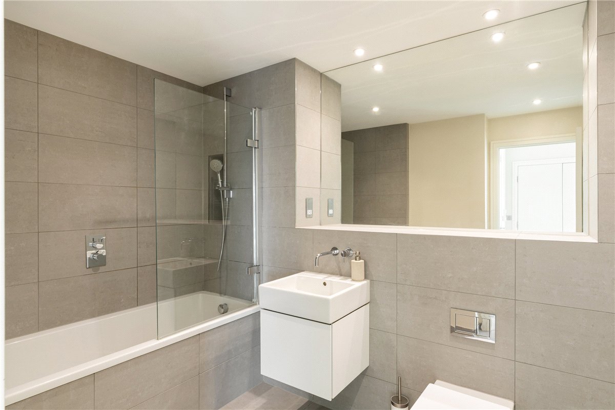 1 bedroom Flat, Broomhouse Lane, London, SW6 - Available, Image 5