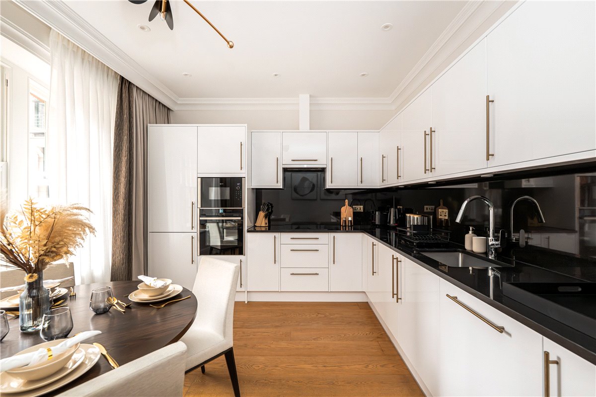 2 bedroom Flat, Stratton Street, London, W1J - Available, Image 9