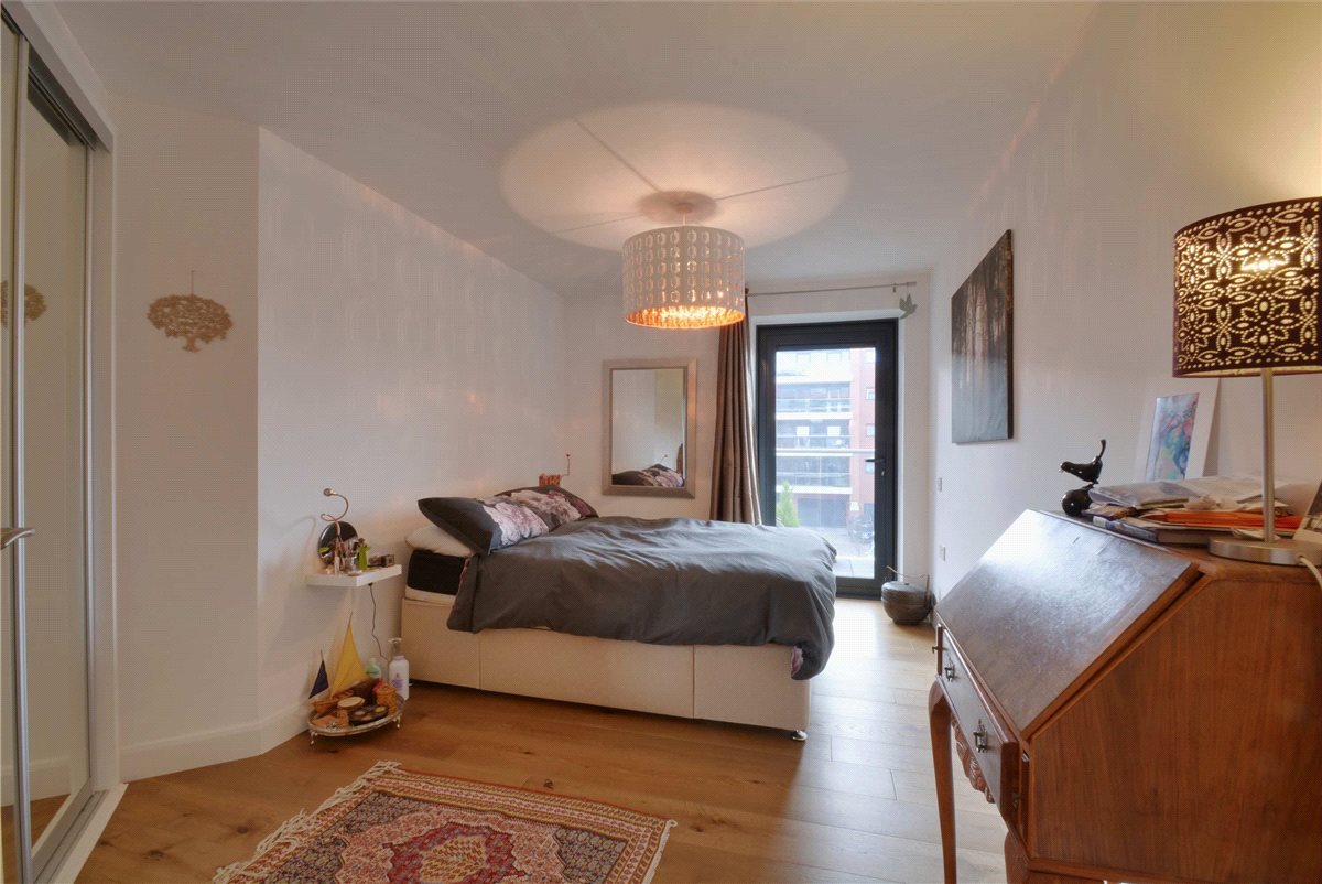 1 bedroom Flat, Racecourse Road, Newbury, RG14 - Available, Image 3