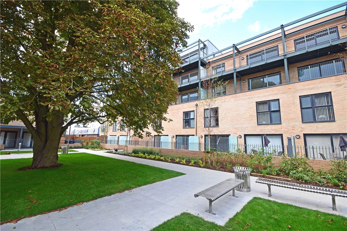 2 bedroom Flat, Flamsteed Close, Cambridge, CB1 - 