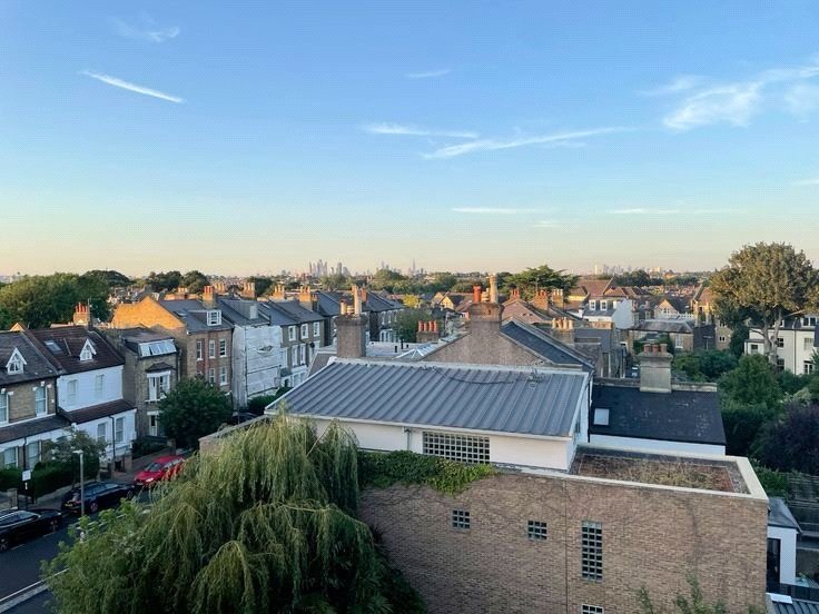 2 bedroom Flat, Trinity Road, London, SW17 - Available, Image 2