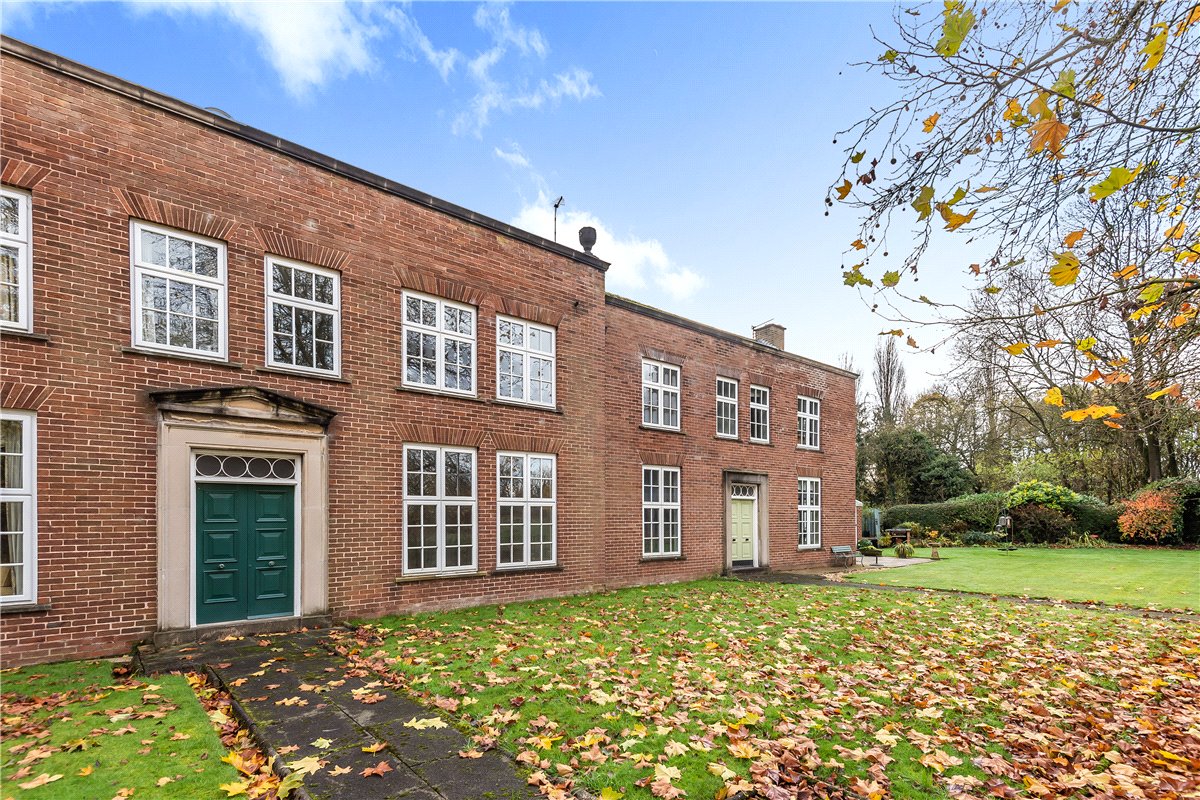 6 bedroom House, Wigshaw Lane, Culcheth, WA3 - Available