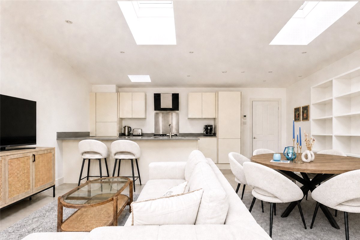 3 bedroom Flat, Inglethorpe Street, London, SW6 - Available