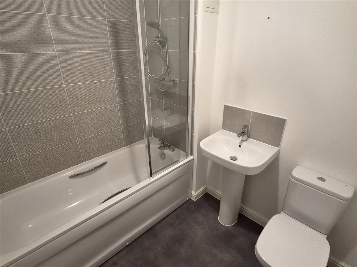 3 bedroom House, Stonyfield Road, Whiteley, PO15 - Available, Image 5