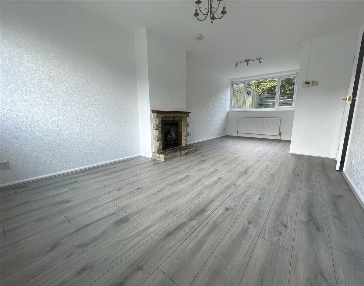 2 bedroom House, Church Street, Emley, HD8 - 