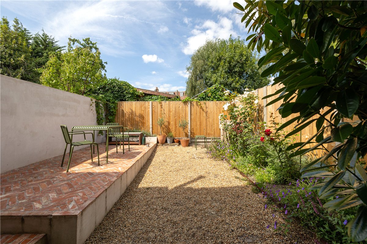 3 bedroom Maisonette, Balvernie Grove, London, SW18 - Sold STC, Image 3