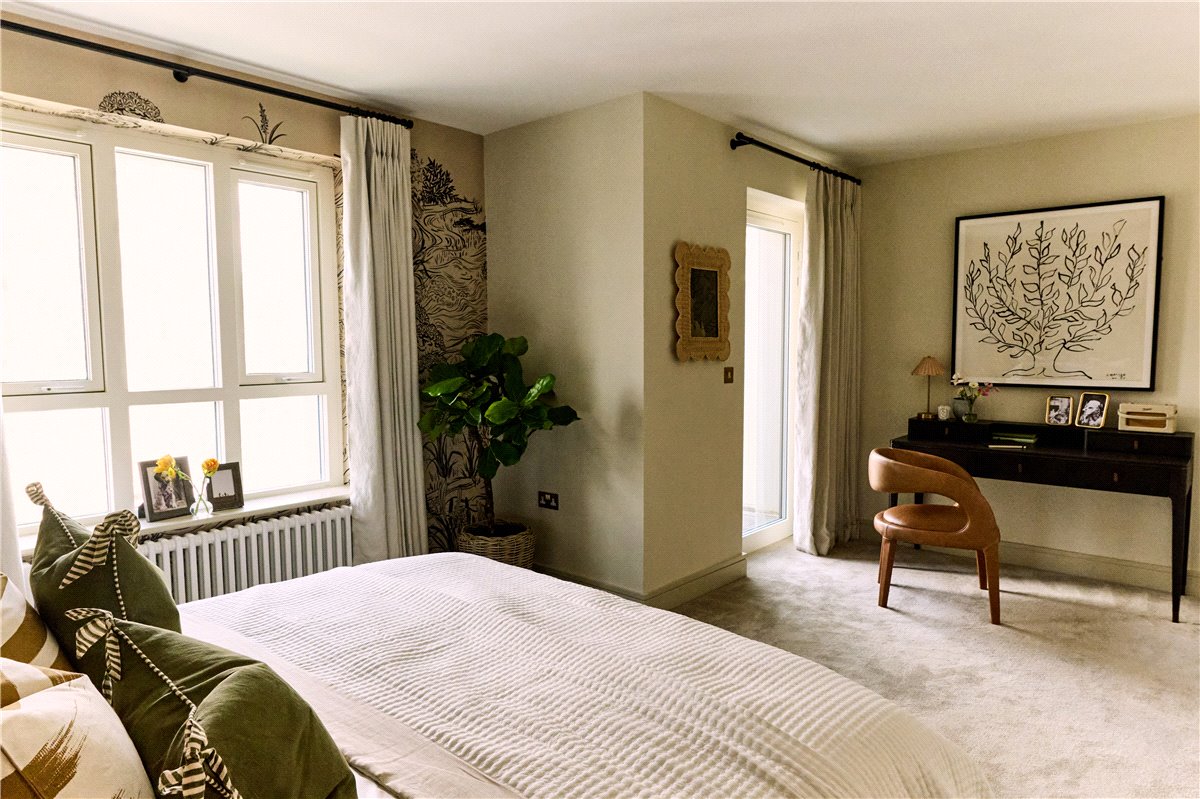 4 bedroom House, London Square Wandsworth Common, Springfield Drive, SW17 - Available, Image 6