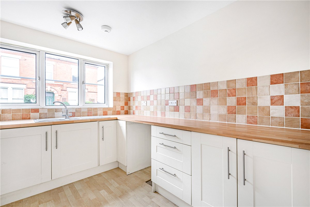 3 bedroom House, Bonsall Street, Long Eaton, NG10 - 