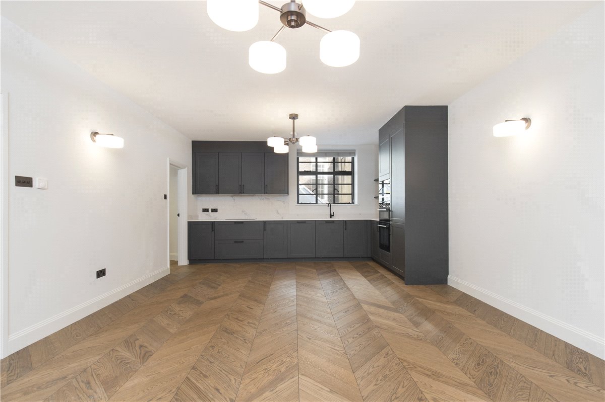 2 bedroom Flat, Gloucester Place Mews, Marylebone, W1U - Let Agreed